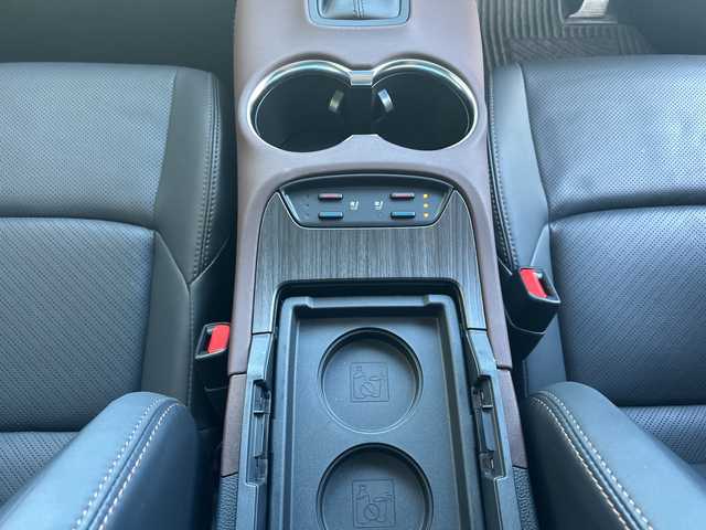 トヨタ ハリアー ハイブリッド Z レザーパッケージ 神奈川県 2023(令5)年 2.7万km プラチナホワイトパールマイカ JBLサウンドシステム/調光パノラマルーフ/モデリスタエアロ/wedsクレンツェ21インチアルミ/純正ナビ(AM/FM/USB/BT/フルセグTV/Miracast)/パノラミックビューモニター/RS-Rダウンサス/衝突被害軽減ブレーキ/レーンキープアシスト/ブラインドスポットモニター/クリアランスソナー/オートハイビーム/レーダークルーズコントロール/黒革シート/D/N席エアーシート/D/N席パワーシート(D席メモリー)/ステアリングヒーター/デジタルインナーミラー/ヘッドアップディスプレイ/パワーバックドア/ビルトインETC2.0/前方ドライブレコーダー/社外GPSレーダー/純正夏タイヤ付AW積込/スペアキー×1/保証書/取扱説明書