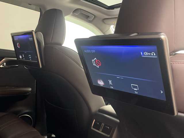 レクサス ＲＸ 450h バージョンL 愛媛県 2021(令3)年 4.8万km グラファイトブラックガラスフレーク ムーンルーフ　110000円/マークレビンソンプレミアムサラウンドサウンドシステム　229900円/後席モニター//235/55R20 102Vタイヤ＆20X8Jアルミホイール（切削光輝）/Lexus Safety System＋　　 プリクラッシュセーフティ（歩行者［昼夜］・自転車運転者［昼］検知機能付衝突回避支援タイプ/ミリ波レーダー＋単眼カメラ方式）/レーントレーシングアシスト［LTA］/オートマチックハイビーム［AHB］/レーダークルーズコントロール（全車速追従機能付）/ロードサインアシスト［RSA］/（付帯機能）先行車発進告知機能［TMN］/N］/パーキングサポートブレーキ（静止物＋後方接近車両）［PKSB］/三眼フルLEDヘッドランプ（ロー・ハイビーム）＆LEDシーケンシャルターンシグナルランプ（フロント・リヤ）/カラーヘッドアップディスプレイ/ステアリングヒーター/セミアニリン本革シート（運転席・助手席ポジションメモリー/運転席・助手席ベンチレーション機能付）/パワーバックドア/パノラミックビューモニター/ETC２．０/全席シートヒーター