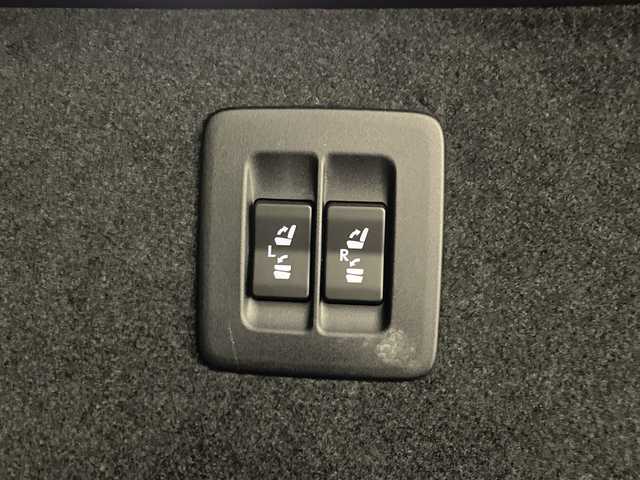 レクサス ＲＸ 450h バージョンL 愛媛県 2021(令3)年 4.8万km グラファイトブラックガラスフレーク ムーンルーフ　110000円/マークレビンソンプレミアムサラウンドサウンドシステム　229900円/後席モニター//235/55R20 102Vタイヤ＆20X8Jアルミホイール（切削光輝）/Lexus Safety System＋　　 プリクラッシュセーフティ（歩行者［昼夜］・自転車運転者［昼］検知機能付衝突回避支援タイプ/ミリ波レーダー＋単眼カメラ方式）/レーントレーシングアシスト［LTA］/オートマチックハイビーム［AHB］/レーダークルーズコントロール（全車速追従機能付）/ロードサインアシスト［RSA］/（付帯機能）先行車発進告知機能［TMN］/N］/パーキングサポートブレーキ（静止物＋後方接近車両）［PKSB］/三眼フルLEDヘッドランプ（ロー・ハイビーム）＆LEDシーケンシャルターンシグナルランプ（フロント・リヤ）/カラーヘッドアップディスプレイ/ステアリングヒーター/セミアニリン本革シート（運転席・助手席ポジションメモリー/運転席・助手席ベンチレーション機能付）/パワーバックドア/パノラミックビューモニター/ETC２．０/全席シートヒーター