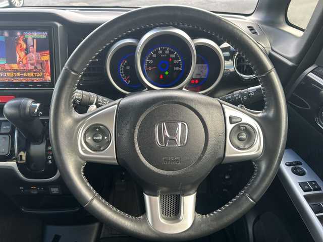 ホンダ Ｎ ＢＯＸ カスタム G ターボ Lパッケージ 東京都 2016(平28)年 7.3万km プレミアムベルベットパープル・パール GathersフルセグTVナビ（VXM-175VFNi）/・Bluetooth/AUX/USB/純正15インチアルミホイール/純正フロアマット/バックカメラ/ETC/両側パワースライドドア/横滑り防止装置/盗難防止装置/ドアバイザー/オートライト/後席サンシェード/プッシュスタート/後席チップアップシート/スマートキー/スペアキー1本/保証書