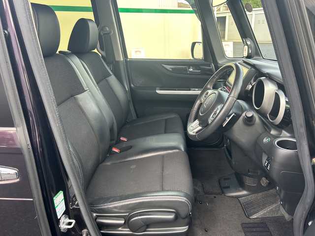 ホンダ Ｎ ＢＯＸ カスタム G ターボ Lパッケージ 東京都 2016(平28)年 7.3万km プレミアムベルベットパープル・パール GathersフルセグTVナビ（VXM-175VFNi）/・Bluetooth/AUX/USB/純正15インチアルミホイール/純正フロアマット/バックカメラ/ETC/両側パワースライドドア/横滑り防止装置/盗難防止装置/ドアバイザー/オートライト/後席サンシェード/プッシュスタート/後席チップアップシート/スマートキー/スペアキー1本/保証書