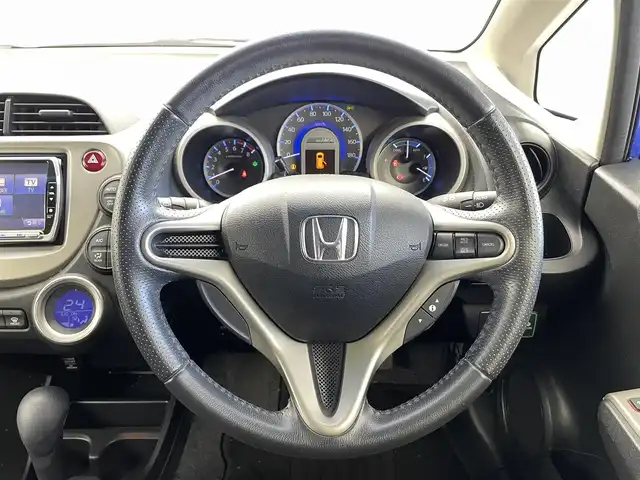 ホンダ フィット ハイブリット 10thアニバーサリー 福井県 2011(平23)年 8.5万km アズールブルーメタリック 純正ナビ/CD/DVD/Bluetooth/TV/クルーズコントロール/バックカメラ/オートライト/ETC/スマートキー/ドアバイザー