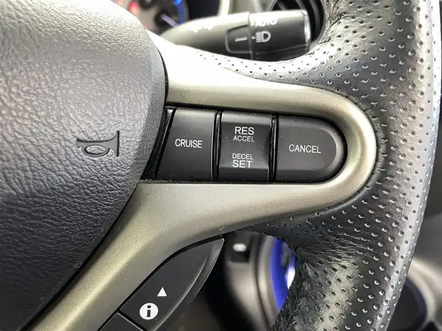 ホンダ フィット ハイブリット 10thアニバーサリー 福井県 2011(平23)年 8.5万km アズールブルーメタリック 純正ナビ/CD/DVD/Bluetooth/TV/クルーズコントロール/バックカメラ/オートライト/ETC/スマートキー/ドアバイザー