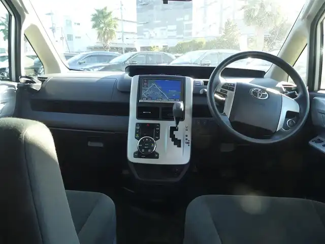 トヨタ ノア X スペシャルエディション 千葉県 2013(平25)年 8.9万km ホワイトパールクリスタルシャイン 両側パワースライドドア/純正HDDナビ/地デジTV/【DVD/CD再生機能　Bluetooth接続】/バックカメラ/ETC/HIDヘッドライト/フォグライト/ウインカーミラー/スマートキー