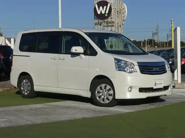 トヨタ ノア X スペシャルエディション 千葉県 2013(平25)年 8.9万km ホワイトパールクリスタルシャイン 両側パワースライドドア/純正HDDナビ/地デジTV/【DVD/CD再生機能　Bluetooth接続】/バックカメラ/ETC/HIDヘッドライト/フォグライト/ウインカーミラー/スマートキー