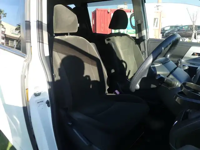 トヨタ ノア X スペシャルエディション 千葉県 2013(平25)年 8.9万km ホワイトパールクリスタルシャイン 両側パワースライドドア/純正HDDナビ/地デジTV/【DVD/CD再生機能　Bluetooth接続】/バックカメラ/ETC/HIDヘッドライト/フォグライト/ウインカーミラー/スマートキー