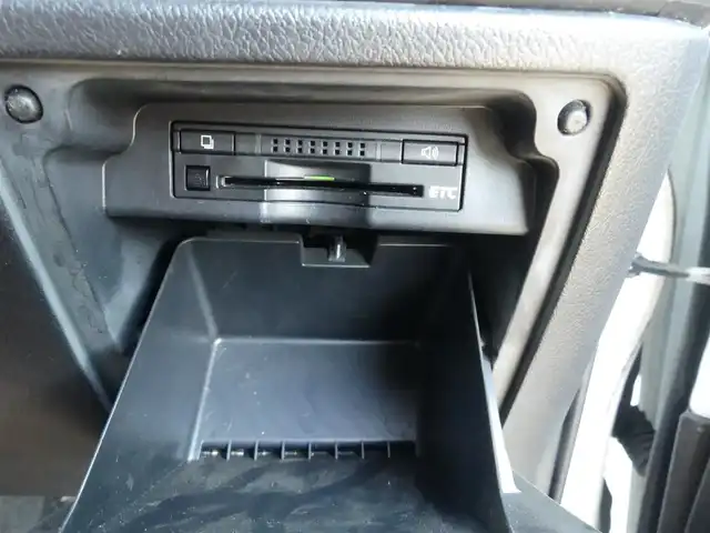 トヨタ ノア X スペシャルエディション 千葉県 2013(平25)年 8.9万km ホワイトパールクリスタルシャイン 両側パワースライドドア/純正HDDナビ/地デジTV/【DVD/CD再生機能　Bluetooth接続】/バックカメラ/ETC/HIDヘッドライト/フォグライト/ウインカーミラー/スマートキー