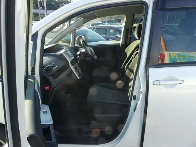 トヨタ ノア X スペシャルエディション 千葉県 2013(平25)年 8.9万km ホワイトパールクリスタルシャイン 両側パワースライドドア/純正HDDナビ/地デジTV/【DVD/CD再生機能　Bluetooth接続】/バックカメラ/ETC/HIDヘッドライト/フォグライト/ウインカーミラー/スマートキー