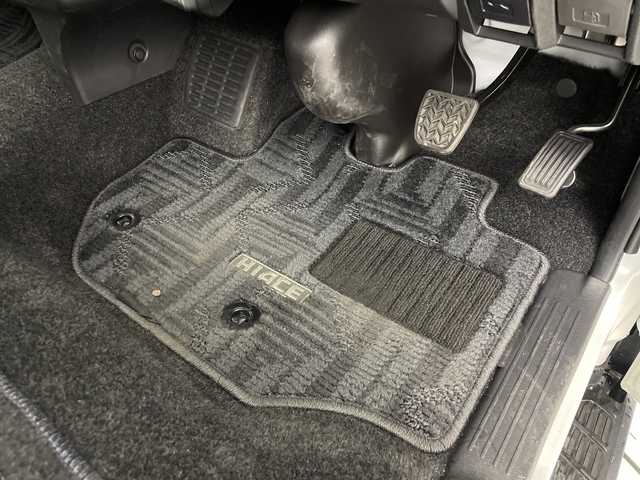 トヨタ ハイエース GL 群馬県 2022(令4)年 1万km ホワイトパールクリスタルシャイン アルパイン１２．８型後席モニター　アルパイン１１型ナビ　全周囲カメラ　デジタルインナーミラー　電動スライドドア　LED　衝突被害軽減ブレーキ　レーンアシスト　オートライト　ETC　ドラレコ　禁煙車