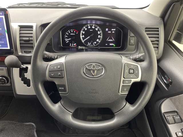 トヨタ ハイエース GL 群馬県 2022(令4)年 1万km ホワイトパールクリスタルシャイン アルパイン１２．８型後席モニター　アルパイン１１型ナビ　全周囲カメラ　デジタルインナーミラー　電動スライドドア　LED　衝突被害軽減ブレーキ　レーンアシスト　オートライト　ETC　ドラレコ　禁煙車