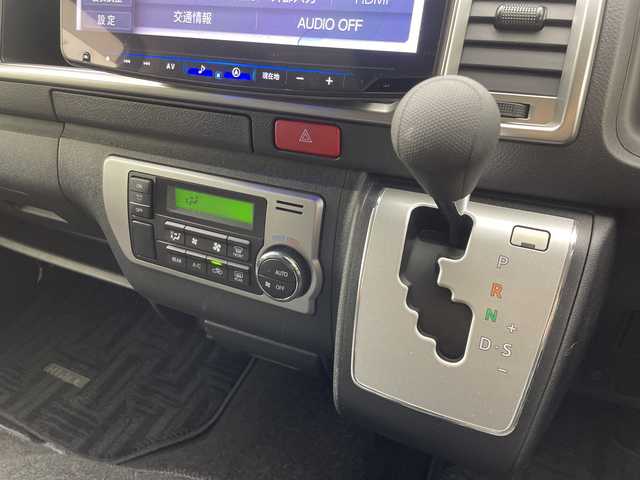 トヨタ ハイエース GL 群馬県 2022(令4)年 1万km ホワイトパールクリスタルシャイン アルパイン１２．８型後席モニター　アルパイン１１型ナビ　全周囲カメラ　デジタルインナーミラー　電動スライドドア　LED　衝突被害軽減ブレーキ　レーンアシスト　オートライト　ETC　ドラレコ　禁煙車