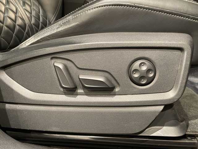 アウディ アウディ Ｑ５ SB 40TDIクワトロ Sライン 新潟県 2021(令3)年 3.4万km グレイシアホワイトメタリック ワンオーナー/S line plus パッケージ/・アーティフィシャルインテリアレザー/・シートヒーター（フロント/リヤ）/・アコースティックガラス（フロントサイド）/バーチャルコックピットプラス/ファインナッパレザーシート/360°カメラ/アダプティブクルーズコントロール/マトリクスLEDヘッドライト/スポーツシート（フロント）/シートヒーター（フロント）/ドアシルトリム S/S lineロゴ/マルチカラーアンビエントライティング/オートマチックテールゲート/MMI ナビゲーション/Bluetooth/アウディサイドアシスト/アクティブレーンアシスト/アウディホールドアシスト/スマートフォンインターフェース