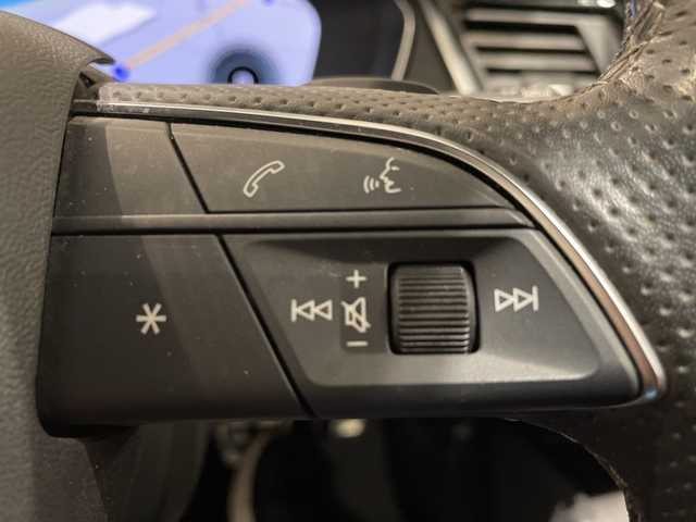 アウディ アウディ Ｑ５ SB 40TDIクワトロ Sライン 新潟県 2021(令3)年 3.4万km グレイシアホワイトメタリック ワンオーナー/S line plus パッケージ/・アーティフィシャルインテリアレザー/・シートヒーター（フロント/リヤ）/・アコースティックガラス（フロントサイド）/バーチャルコックピットプラス/ファインナッパレザーシート/360°カメラ/アダプティブクルーズコントロール/マトリクスLEDヘッドライト/スポーツシート（フロント）/シートヒーター（フロント）/ドアシルトリム S/S lineロゴ/マルチカラーアンビエントライティング/オートマチックテールゲート/MMI ナビゲーション/Bluetooth/アウディサイドアシスト/アクティブレーンアシスト/アウディホールドアシスト/スマートフォンインターフェース