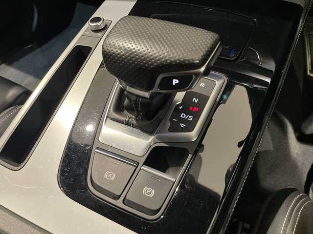 アウディ アウディ Ｑ５ SB 40TDIクワトロ Sライン 新潟県 2021(令3)年 3.4万km グレイシアホワイトメタリック ワンオーナー/S line plus パッケージ/・アーティフィシャルインテリアレザー/・シートヒーター（フロント/リヤ）/・アコースティックガラス（フロントサイド）/バーチャルコックピットプラス/ファインナッパレザーシート/360°カメラ/アダプティブクルーズコントロール/マトリクスLEDヘッドライト/スポーツシート（フロント）/シートヒーター（フロント）/ドアシルトリム S/S lineロゴ/マルチカラーアンビエントライティング/オートマチックテールゲート/MMI ナビゲーション/Bluetooth/アウディサイドアシスト/アクティブレーンアシスト/アウディホールドアシスト/スマートフォンインターフェース