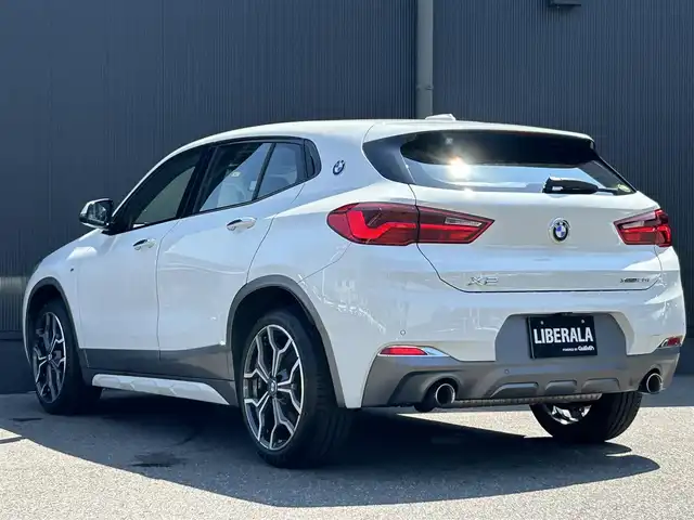 ＢＭＷ Ｘ２ xDrive20i MスポーツX 香川県 2019(平31)年 4.3万km アルピンホワイトⅢ パノラマＳＲ　/ＨＵＤ　/純正ナビ　/バックカメラ　/ＡＣＣ　/シートヒーター/ＰＤＣ　/パーキングアシスト　/パドルシフト　/ＬＥＤヘッドライト　/オートライト　/電動リアゲート