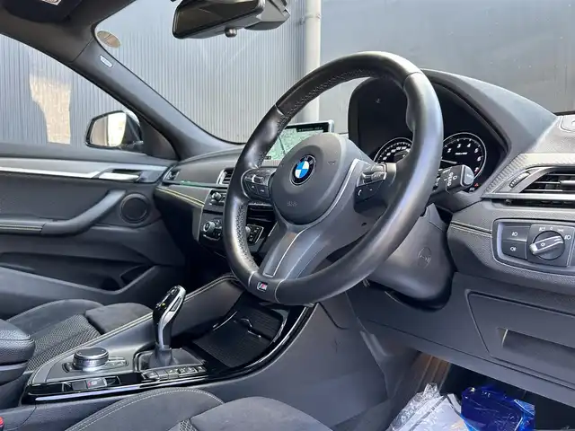 ＢＭＷ Ｘ２ xDrive20i MスポーツX 香川県 2019(平31)年 4.3万km アルピンホワイトⅢ パノラマＳＲ　/ＨＵＤ　/純正ナビ　/バックカメラ　/ＡＣＣ　/シートヒーター/ＰＤＣ　/パーキングアシスト　/パドルシフト　/ＬＥＤヘッドライト　/オートライト　/電動リアゲート