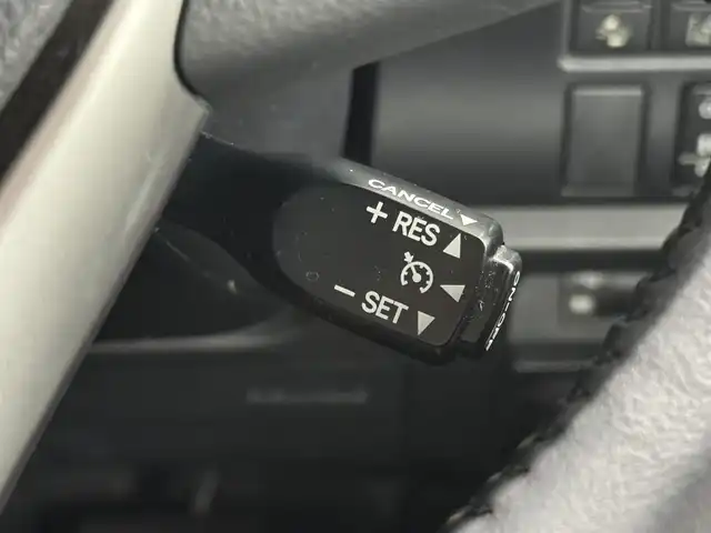 トヨタ ヴォクシー ZS 煌 三重県 2018(平30)年 2.7万km イナズマスパーキングブラックガラスフレーク ガソリン/FF/MTモード付インパネCVT/純正 10インチナビ NSZT-Z66T/（AM/FM/CD/DVD/TV/SD/SDREC/Bluetooth）/バックカメラ/両側パワースライドドア/ビルトイン ETC/Toyota Safety Sense/・プリクラッシュセーフティ［PCS］/・レーンディパーチャーアラート［LDA］/・オートハイビーム［AHB］/・横滑り防止装置［TRC］/など/装備/・クルーズコントロール/・左右独立温度調整＆後席独立調整オートエアコン/・オートライト/・LED ヘッドランプ＆フロントフォグランプ/・ステアリングスイッチ/・プッシュスタート/・充電用USBジャックx2/・純正16inAW/・保/取/・スマートキーx1/など