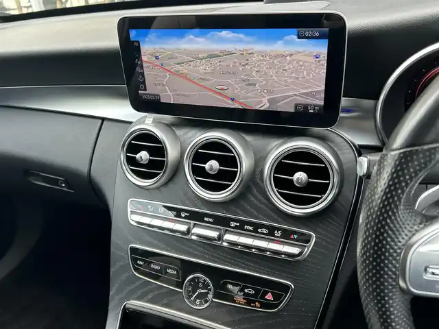 メルセデス・ベンツ Ｃ２２０ｄ アバンギャルド　AMGライン 福岡県 2019(平31)年 3.6万km オブシディアンブラック 純正ナビ/BT/USB/SD/フルセグ/ブルメスターサウンド/Applecarplay/バックカメラ/ETC2.0/アンビエントライト/エアサス/ACC/レーンキープアシスト/ブラインドスポットモニター/アクティブブレーキアシスト/革巻きステアリング/パドルシフト/ステアリングスイッチ/HUD/ブラックレザーシート/パワーシートD-N/シートヒーターD-N/シートメモリD-N/電動リヤゲート/LEDヘッドライト/オートライト/フォグライト（リヤ）/コーナーセンサー前後/純正フロアマット/純正18AW
