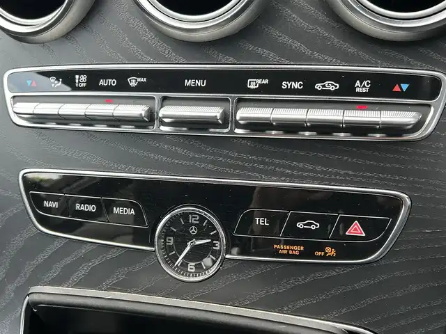 メルセデス・ベンツ Ｃ２２０ｄ アバンギャルド　AMGライン 福岡県 2019(平31)年 3.6万km オブシディアンブラック 純正ナビ/BT/USB/SD/フルセグ/ブルメスターサウンド/Applecarplay/バックカメラ/ETC2.0/アンビエントライト/エアサス/ACC/レーンキープアシスト/ブラインドスポットモニター/アクティブブレーキアシスト/革巻きステアリング/パドルシフト/ステアリングスイッチ/HUD/ブラックレザーシート/パワーシートD-N/シートヒーターD-N/シートメモリD-N/電動リヤゲート/LEDヘッドライト/オートライト/フォグライト（リヤ）/コーナーセンサー前後/純正フロアマット/純正18AW
