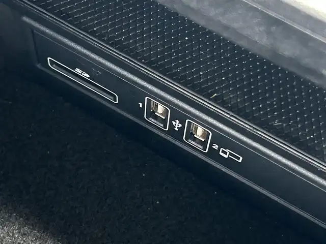 メルセデス・ベンツ Ｃ２２０ｄ アバンギャルド　AMGライン 福岡県 2019(平31)年 3.6万km オブシディアンブラック 純正ナビ/BT/USB/SD/フルセグ/ブルメスターサウンド/Applecarplay/バックカメラ/ETC2.0/アンビエントライト/エアサス/ACC/レーンキープアシスト/ブラインドスポットモニター/アクティブブレーキアシスト/革巻きステアリング/パドルシフト/ステアリングスイッチ/HUD/ブラックレザーシート/パワーシートD-N/シートヒーターD-N/シートメモリD-N/電動リヤゲート/LEDヘッドライト/オートライト/フォグライト（リヤ）/コーナーセンサー前後/純正フロアマット/純正18AW