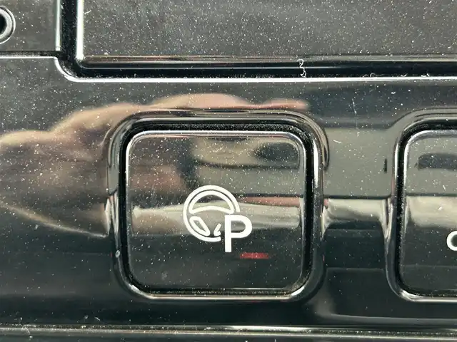日産 セレナ e－パワー ハイウェイスター V 和歌山県 2018(平30)年 5万km ブリリアントホワイトパール 純正９インチナビ/フルセグTV/アラウンドビューモニター/デジタルインナー/（BT/USB/CD/DVD)/エマージェンシーブレーキ/プロパイロット/車線逸脱警報/ソナー/両側パワースライドドア/ハンズフリーオートスライドドア/純正フロアマット/純正アルミホイール/ビルトインETC/前席シートヒーター/ステアリングヒーター/LEDヘッドライト/フォグランプ/オートライト