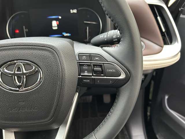 トヨタ ノア ハイブリッド Z 兵庫県 2024(令6)年 1.4万km アティチュードブラックマイカ ワンオーナー/純正ディスプレイオーディオ　Bluetooth/AppleCarPlay/AndroldAuto/USB//AM/FM//純正ETC2.0/ドライブレコーダー（前後）/3列シート/両側パワースライドドア/純正フロアマット/シートヒーター（D+N席）/シートバックテーブル/ハーフレザーシート/１００V充電/Wエアコン/アダプティブクルーズコントロール/アンチロック・ブレーキ・システム/アイドリングストップ/レーンキープアシスト/コーナーセンサー（前後）/横滑り防止装置/盗難防止装置/パワーステアリング/パワーウィンドウ/バックカメラ/オートライト/オートマチックハイビーム/エアバッグ（W+サイド）/カーテンエアバッグ/スペアキー（1本）/保証書/取扱説明書
