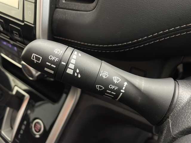日産 セレナ ハイウェイスターVセレクションⅡ 鹿児島県 2019(令1)年 5.1万km ダイヤモンドブラック 純正9インチナビ/（フルセグ/BT/DVD/CD/USB）/フリップダウンモニター/アラウンドビューモニター/ステアリングスイッチ/クルーズコントロール/両側パワースライドドア/衝突軽減ブレーキ/レーンキープアシスト/クリアランスソナー/標識認識/ドライブレコーダー/ETC/スマートキー/プッシュスタート/LEDヘッドライト/オートライト/フォグライト/電動格納ミラー/純正フロアマット/サイドバイザー