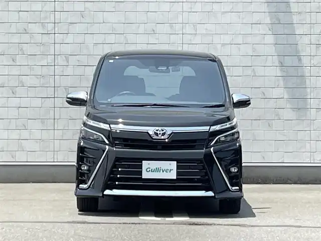 トヨタ ヴォクシー ZS 煌Ⅲ 福岡県 2020(令2)年 4万km イナズマスパーキングブラックガラスフレーク 純正10型SDナビ(フルセグTV/DVD/CD/BT)バックモニタートヨタセーフティセンスコーナーセンサー両側パワスラクルーズコントロールドラレコ前後ETC2.0USB純正LEDヘッドライト純正フロアマット純正アルミホイールプッシュスタートスマートキー