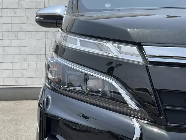 トヨタ ヴォクシー ZS 煌Ⅲ 福岡県 2020(令2)年 4万km イナズマスパーキングブラックガラスフレーク 純正10型SDナビ(フルセグTV/DVD/CD/BT)バックモニタートヨタセーフティセンスコーナーセンサー両側パワスラクルーズコントロールドラレコ前後ETC2.0USB純正LEDヘッドライト純正フロアマット純正アルミホイールプッシュスタートスマートキー