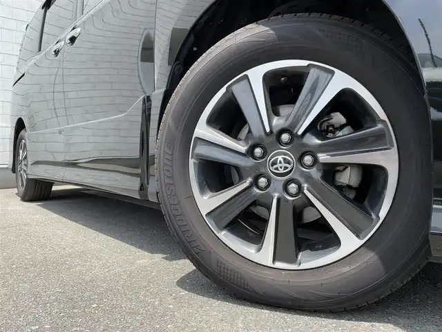 トヨタ ヴォクシー ZS 煌Ⅲ 福岡県 2020(令2)年 4万km イナズマスパーキングブラックガラスフレーク 純正10型SDナビ(フルセグTV/DVD/CD/BT)バックモニタートヨタセーフティセンスコーナーセンサー両側パワスラクルーズコントロールドラレコ前後ETC2.0USB純正LEDヘッドライト純正フロアマット純正アルミホイールプッシュスタートスマートキー