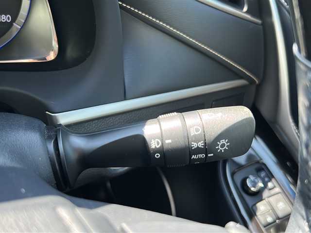 トヨタ ハリアー プレミアム 岐阜県 2019(平31)年 3.7万km ブラック 登録時走行距離36870km/レーダークルーズコントロール　/ドライブレコーダー　/パナソニックナビ　/ＬＥＤヘッドライト　/オートマチックハイビーム　/オートライト　/パワーバックドア　/革巻きステアリング　/ハーフレザーシート/パワーシート　/バックカメラ/前後コーナーセンサー/パーキングアシスト/衝突軽減システム/盗難防止装置/横滑り防止装置/レーンキープアシスト/純正18インチアルミホイール/フロアマット/プッシュスタート/スマートキー