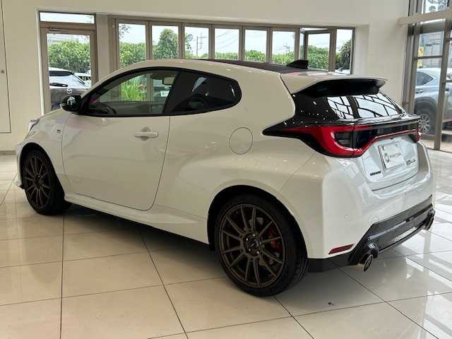 トヨタ ＧＲヤリス RZ ハイパフォーマンス 埼玉県 2024(令6)年 0.3万km プラチナホワイトパールマイカ トヨタセーフティセンス/純正ディスプレイオーディオ/　　BT/USB/フルセグTV/バックカメラ/レーダークルーズコントロール/LEDオートライト/ハーフレザー/シートヒーター/ステアリングヒーター/ブラインドスポットモニター/クリアランスソナー/ステアリングスイッチ/プッシュスタート/ETC/禁煙車