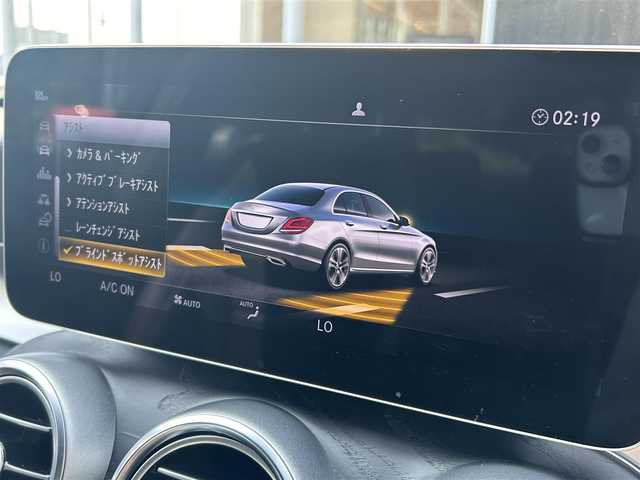 メルセデス・ベンツ Ｃ２２０ｄ ローレウスED スポーツプラスPKG 福岡県 2021(令3)年 5.1万km ポーラホワイト レーダーセーフティパッケージ/アダプティブクルーズコントロール/ブラインドスポットモニター/レーンキープアシスト/アクティブセーフティブレーキ/ワイヤレス充電/ヘッドアップディスプレイ/純正ナビ/Applecarplay/androidauto/フルセグTV/バックカメラ　/Bluetooth/エアーサスペンション/黒革シート/前席シートヒーター/パワーバックドア/LEDヘッドライト/純正18インチアルミホイール/ETC/スペアキー×1