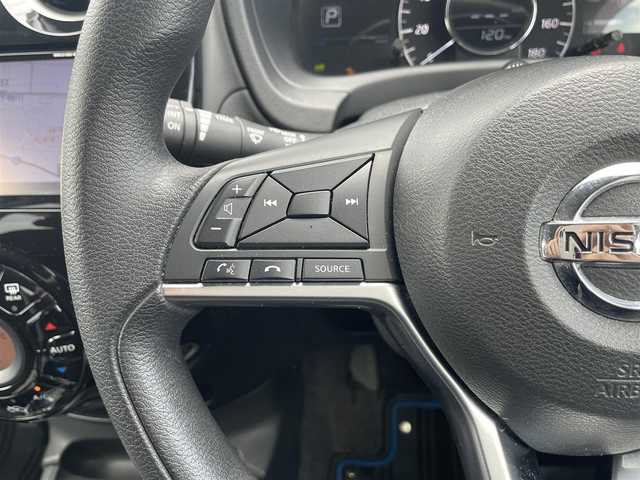 日産 ノート e－パワー X 愛媛県 2018(平30)年 7.5万km ブリリアントホワイトパール フォグランプ/純正SDナビ/Bluetooth/CD/USB/ワンセグTV/バックカメラ/コーナーセンサー/ドラレコ/ETC/スペアキー/LED/オートライト/パワーステアリング/パワーウィンドウ/アイドリングストップ/レーンキープアシスト/純正フロアマット/純正アルミホイール