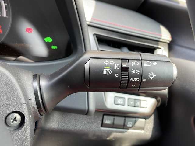レクサス ＵＸ 250h Fスポーツ 静岡県 2020(令2)年 2.5万km ソニックチタニウム 【主要装備】/純正ナビ　/アラウンドビューモニター　/赤レザーシート　/ステアリングスイッチ　/レーダークルーズコントロール　/ドライブレコーダー　/プッシュスタート　/スマートキー　/パドルシフト　/ハンドルヒーター　/サンルーフ/置くだけ充電/ブレーキホールド/ETC2.0/ブラインドスポットビューモニター
