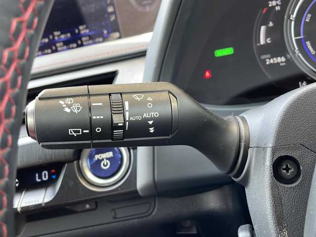 レクサス ＵＸ 250h Fスポーツ 静岡県 2020(令2)年 2.5万km ソニックチタニウム 【主要装備】/純正ナビ　/アラウンドビューモニター　/赤レザーシート　/ステアリングスイッチ　/レーダークルーズコントロール　/ドライブレコーダー　/プッシュスタート　/スマートキー　/パドルシフト　/ハンドルヒーター　/サンルーフ/置くだけ充電/ブレーキホールド/ETC2.0/ブラインドスポットビューモニター