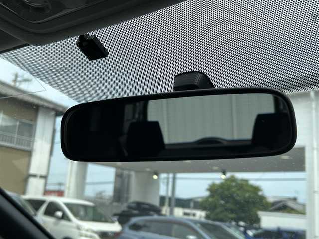 トヨタ ヴォクシー X 愛知県 2015(平27)年 6.3万km ホワイトパールクリスタルシャイン ワンオーナー/SDナビ/フルセグ/BT/バックカメラ/パワースライドドア/ビルトインETC/Aストップ/キーレス/オートライト/取説/保証書