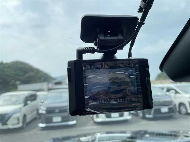 トヨタ ハイラックス Z GRスポーツ 愛媛県 2022(令4)年 2.3万km アティチュードブラックマイカ 純正ディスプレイオーディオ/・Bluetooth/・Miracast/・FM/AM/・USB/前後ドライブレコーダー/バック・フロント・サイド・全方位カメラ/ETC/レーダークルーズコントロール/パワーシート/スペアキー/サイドステップ/マッドガード/パートタイム4WDシステム/プリクラッシュセーフティ/レーンディパーチャーアラート/ロードサインアシスト/先行車発進告知機能/LEDフロントフォグランプ