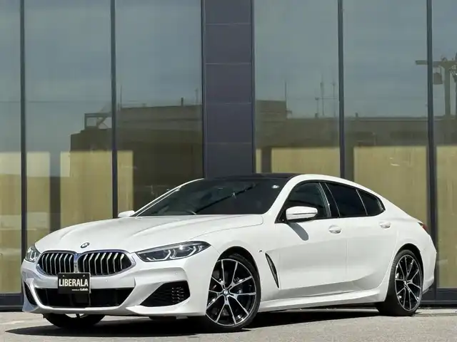 ＢＭＷ ８４０ｄ xDriveグランクーペ 石川県 2019(令1)年 2.1万km ミネラルホワイト 4WD/純正HDDナビ/バック/サイド/全方位カメラ/ｈａｒｍａｎ／ｋａｒｄｏｎオーディオ/AppleCarPlay/Bluetooth/USB/ヘッドアップディスプレイ/アダプティブクルーズコントロール/インテリジェントセーフティー/衝突軽減ブレーキ/パドルシフト/ブラインドスポットモニター/電動格納ミラー/ワイヤレスチャージャー/赤／黒革シート/パワーシート/メモリーシート/シートヒーター/シートベンチレーション/ドライブレコーダー/ミラー一体型ETC