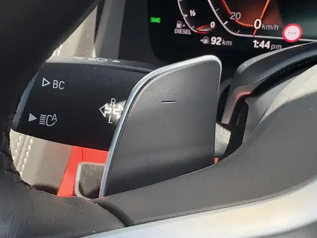 ＢＭＷ ８４０ｄ xDriveグランクーペ 石川県 2019(令1)年 2.1万km ミネラルホワイト 4WD/純正HDDナビ/バック/サイド/全方位カメラ/ｈａｒｍａｎ／ｋａｒｄｏｎオーディオ/AppleCarPlay/Bluetooth/USB/ヘッドアップディスプレイ/アダプティブクルーズコントロール/インテリジェントセーフティー/衝突軽減ブレーキ/パドルシフト/ブラインドスポットモニター/電動格納ミラー/ワイヤレスチャージャー/赤／黒革シート/パワーシート/メモリーシート/シートヒーター/シートベンチレーション/ドライブレコーダー/ミラー一体型ETC