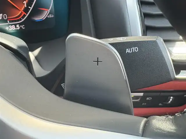 ＢＭＷ ８４０ｄ xDriveグランクーペ 石川県 2019(令1)年 2.1万km ミネラルホワイト 4WD/純正HDDナビ/バック/サイド/全方位カメラ/ｈａｒｍａｎ／ｋａｒｄｏｎオーディオ/AppleCarPlay/Bluetooth/USB/ヘッドアップディスプレイ/アダプティブクルーズコントロール/インテリジェントセーフティー/衝突軽減ブレーキ/パドルシフト/ブラインドスポットモニター/電動格納ミラー/ワイヤレスチャージャー/赤／黒革シート/パワーシート/メモリーシート/シートヒーター/シートベンチレーション/ドライブレコーダー/ミラー一体型ETC
