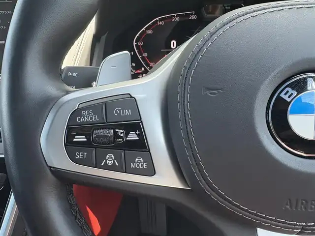 ＢＭＷ ８４０ｄ xDriveグランクーペ 石川県 2019(令1)年 2.1万km ミネラルホワイト 4WD/純正HDDナビ/バック/サイド/全方位カメラ/ｈａｒｍａｎ／ｋａｒｄｏｎオーディオ/AppleCarPlay/Bluetooth/USB/ヘッドアップディスプレイ/アダプティブクルーズコントロール/インテリジェントセーフティー/衝突軽減ブレーキ/パドルシフト/ブラインドスポットモニター/電動格納ミラー/ワイヤレスチャージャー/赤／黒革シート/パワーシート/メモリーシート/シートヒーター/シートベンチレーション/ドライブレコーダー/ミラー一体型ETC