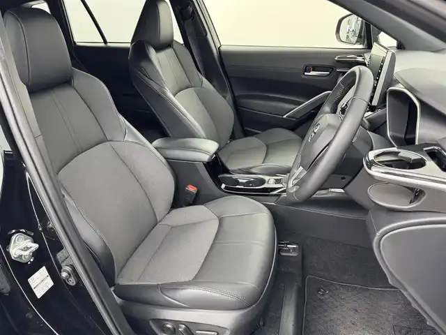 トヨタ カローラ クロス Z 福岡県 2023(令5)年 1.5万km アティチュードブラックマイカ ワンオーナー　/モデリスタエアロ　/純正９型ＤＡナビ　/全方位カメラ　/ビルトインＥＴＣ　/前後ドラレコ　/レーダークルコン　/コーナーセンサー　/トヨタセーフティセンス　/衝突軽減ブレーキ　/レーンキープアシスト　/ブラインドスポットモニター　/アクセル踏み間違い防止　/ハーフレザー　/パワーシート　/シートヒーター　/パワーバックドア　/ＬＥＤヘッドライト