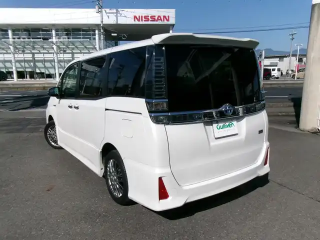 トヨタ ヴォクシー ハイブリッド ZS 煌 群馬県 2018(平30)年 5.1万km ホワイトパールクリスタルシャイン Toyota Safety Sense C/純正SDナビ/バックカメラ/両側パワースライドドア/シートヒーター/クルーズコントロール/2.0ETC/ニーエアバッグ