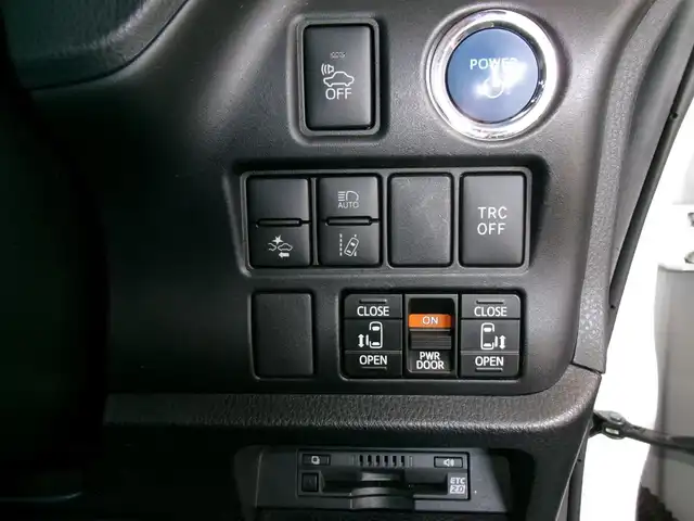 トヨタ ヴォクシー ハイブリッド ZS 煌 群馬県 2018(平30)年 5.1万km ホワイトパールクリスタルシャイン Toyota Safety Sense C/純正SDナビ/バックカメラ/両側パワースライドドア/シートヒーター/クルーズコントロール/2.0ETC/ニーエアバッグ