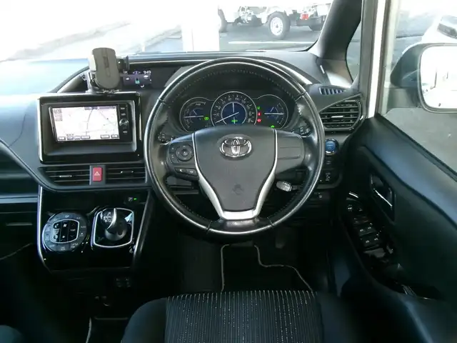 トヨタ ヴォクシー ハイブリッド ZS 煌 群馬県 2018(平30)年 5.1万km ホワイトパールクリスタルシャイン Toyota Safety Sense C/純正SDナビ/バックカメラ/両側パワースライドドア/シートヒーター/クルーズコントロール/2.0ETC/ニーエアバッグ