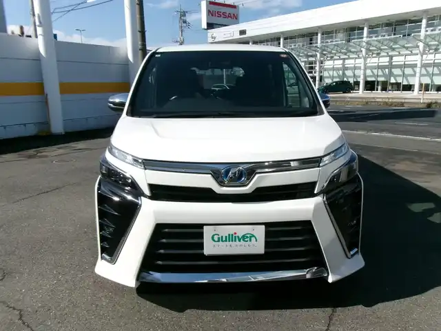 トヨタ ヴォクシー ハイブリッド ZS 煌 群馬県 2018(平30)年 5.1万km ホワイトパールクリスタルシャイン Toyota Safety Sense C/純正SDナビ/バックカメラ/両側パワースライドドア/シートヒーター/クルーズコントロール/2.0ETC/ニーエアバッグ