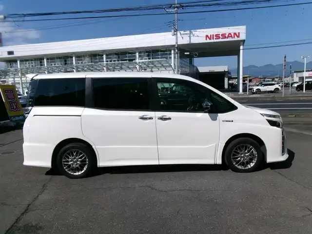トヨタ ヴォクシー ハイブリッド ZS 煌 群馬県 2018(平30)年 5.1万km ホワイトパールクリスタルシャイン Toyota Safety Sense C/純正SDナビ/バックカメラ/両側パワースライドドア/シートヒーター/クルーズコントロール/2.0ETC/ニーエアバッグ
