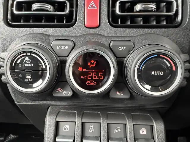 スズキ ジムニー ノマド FC 愛知県 2025(令7)年 0.1千km 黒 登録済未使用車/登録時走行距離26km/4WD/デュアルカメラブレーキサポート/革巻きステアリング/ステアリングリモコン/アダプティブクルーズコントロール/前席シートヒーター/ミラーヒーター/アイドリングストップ