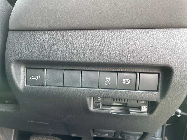 トヨタ ハリアー G 神奈川県 2021(令3)年 11.7万km プレシャスブラックパール ・純正メモリーナビ（BT/USB/AUX）/・バックカメラ/・デジタルインナーミラー（前後方録画付き）/・ETC2.0/・衝突軽減システム/・レーンキープアシスト/・横滑り防止装置/・LEDヘッドライト/・フォグライト/・オートライト/・オートマチックハイビーム/・前後コーナーセンサー/・純正１８インチAW/・スマートキー/・スペアキー